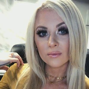 Meet your Posher, Caitlin